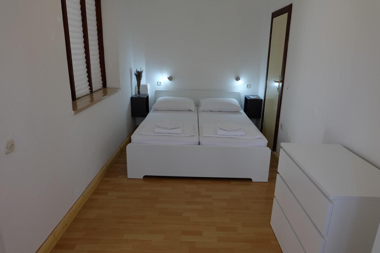 Apartments Golubic Pula Exterior foto