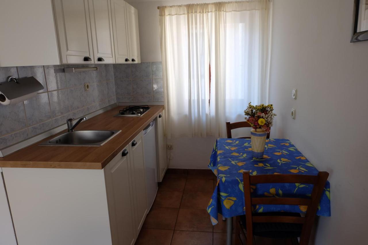 Apartments Golubic Pula Exterior foto